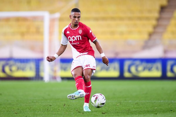 Romano: Monaco từ chối Milan m