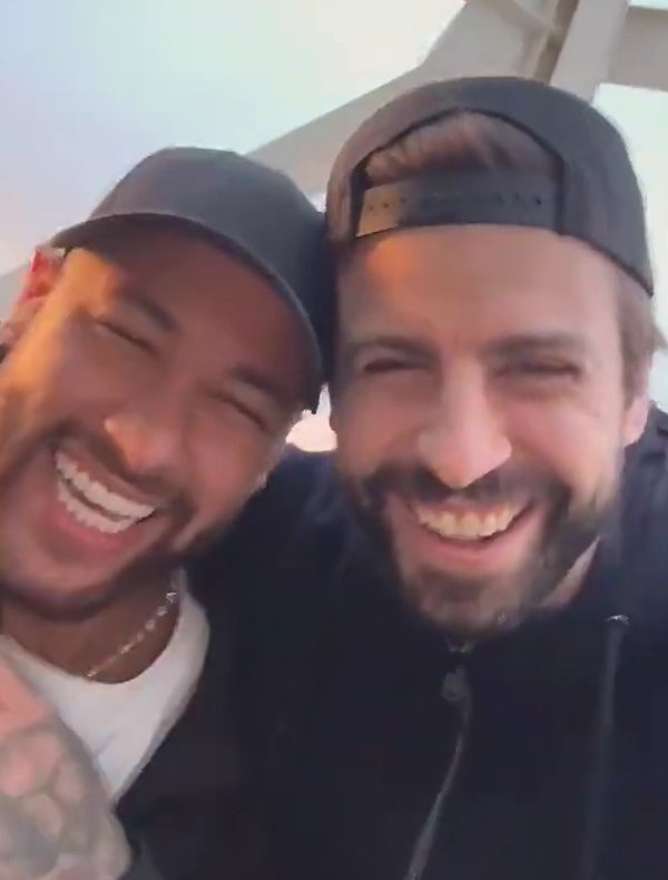 Pique: Neymar nên giành Quả 
